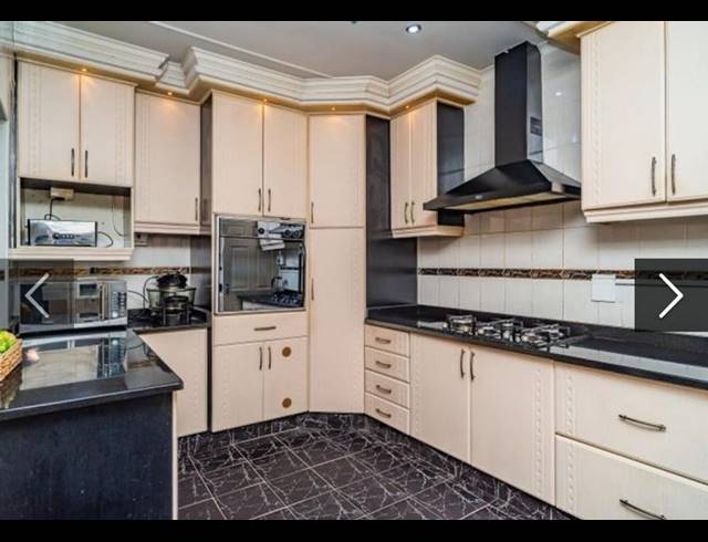 3 BEDROOM HOUSE FOR SALE IN RESERVOIR HILLS